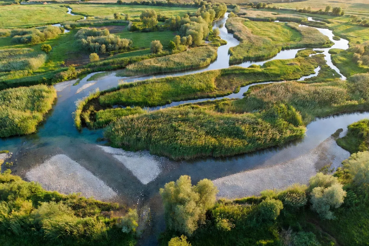 Vue aérienne de la Réserve naturelle des Ramières du Val de Drôme
